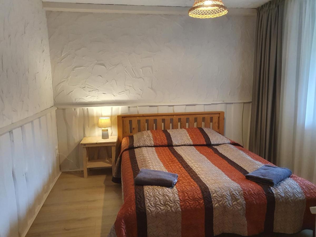Laukdvaris Laukzeme Buitenkant foto