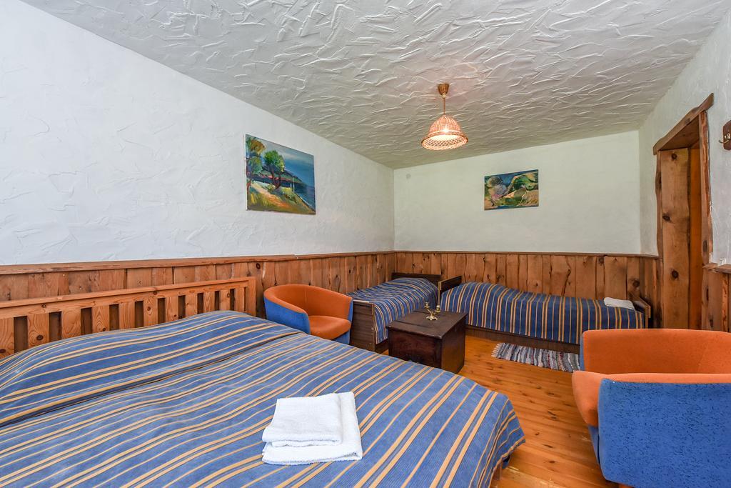 Laukdvaris Laukzeme Buitenkant foto