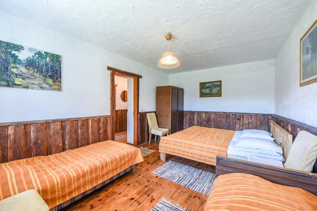 Laukdvaris Laukzeme Buitenkant foto